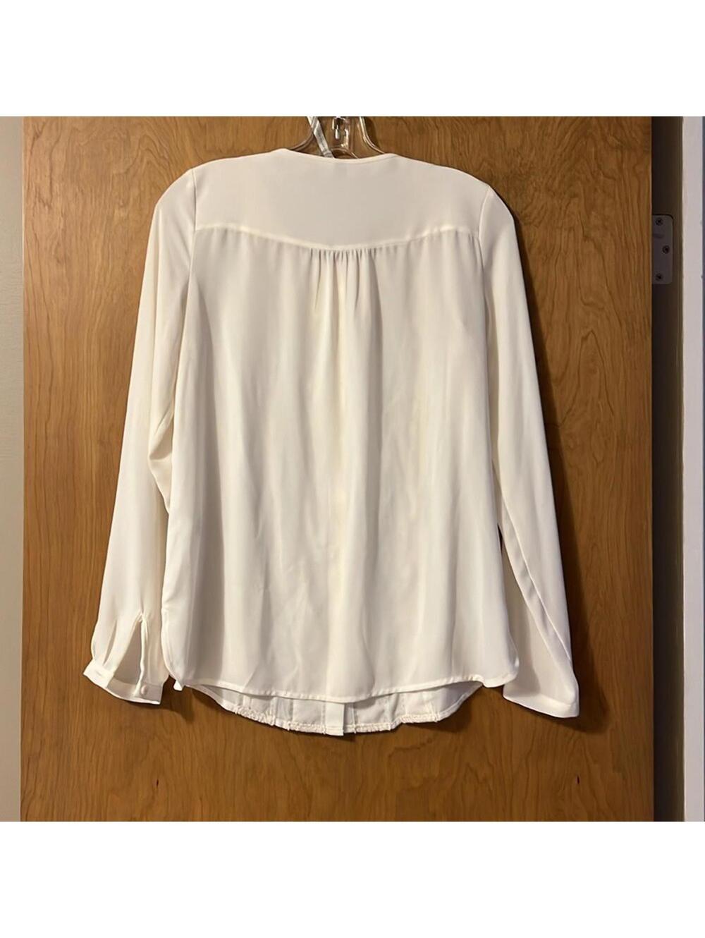 LC Lauren Conrad Ivory White Lace Trim Button Down Blouse Women's XS Long Sleeve - Picture 2 of 9
